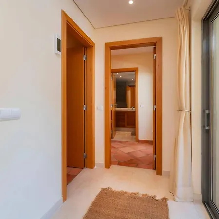 Villa 3 Quartos, Piscina, Ac, Garagem, Prestige For