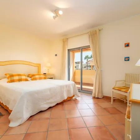 3 Quartos, Piscina, Ac, Garagem, Prestige For Villa *